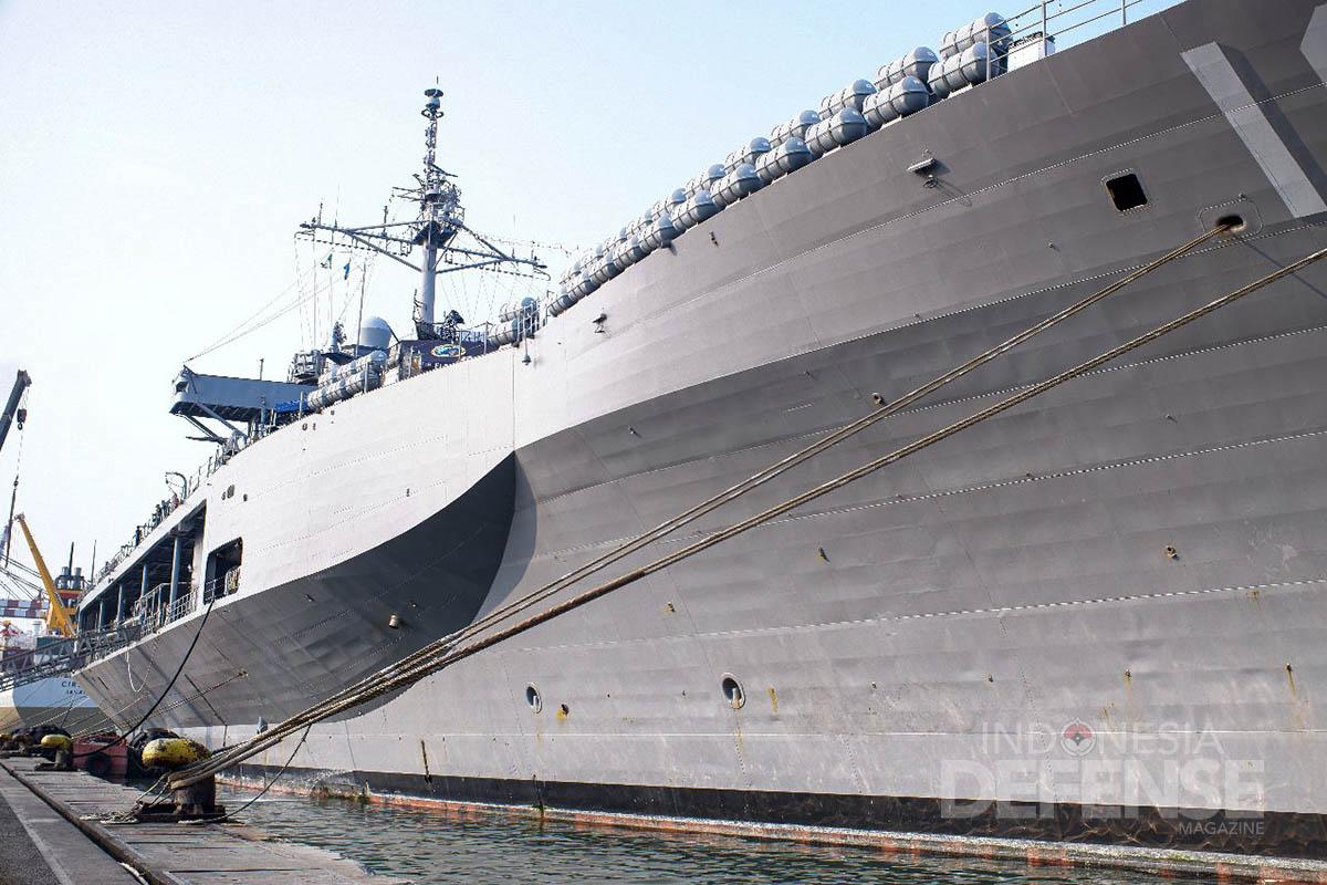 Bertugas Sejak 1979, Ini Kehebatan Kapal Perang USS Blue Ridge (LCC 19 ...
