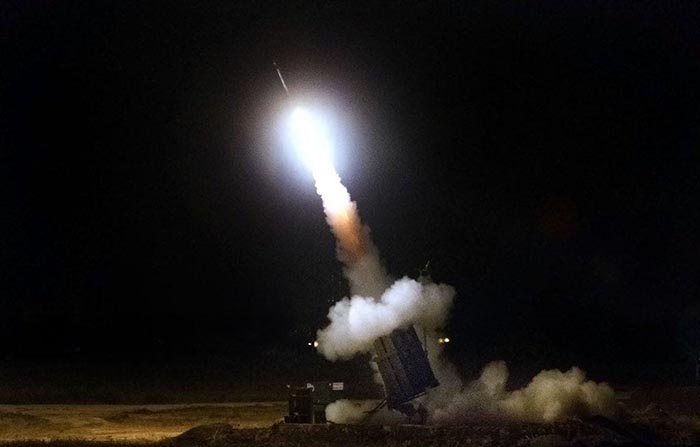 Houthi Tembakkan Dua Rudal ke Israel - Indonesiadefense.com | Informasi ...